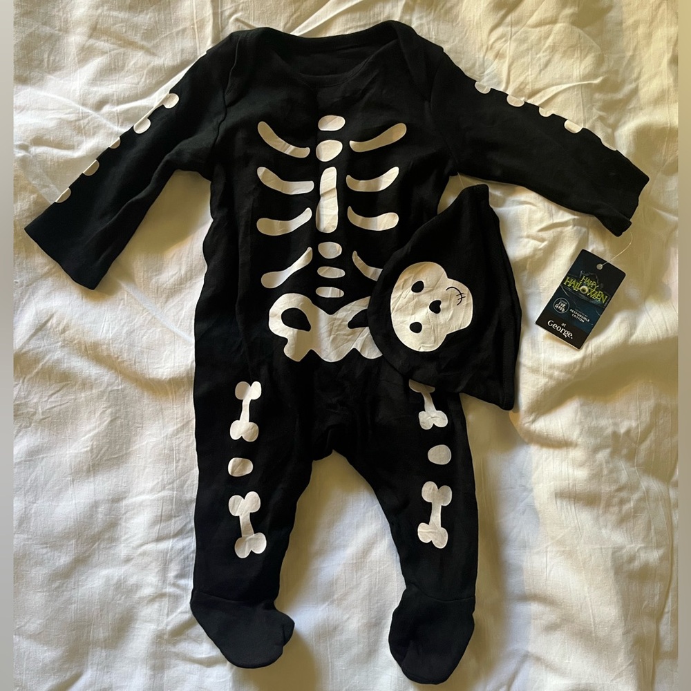 NWT 0-3 months baby Halloween skeleton onesie costume w/ hat George - Picture 1 of 4